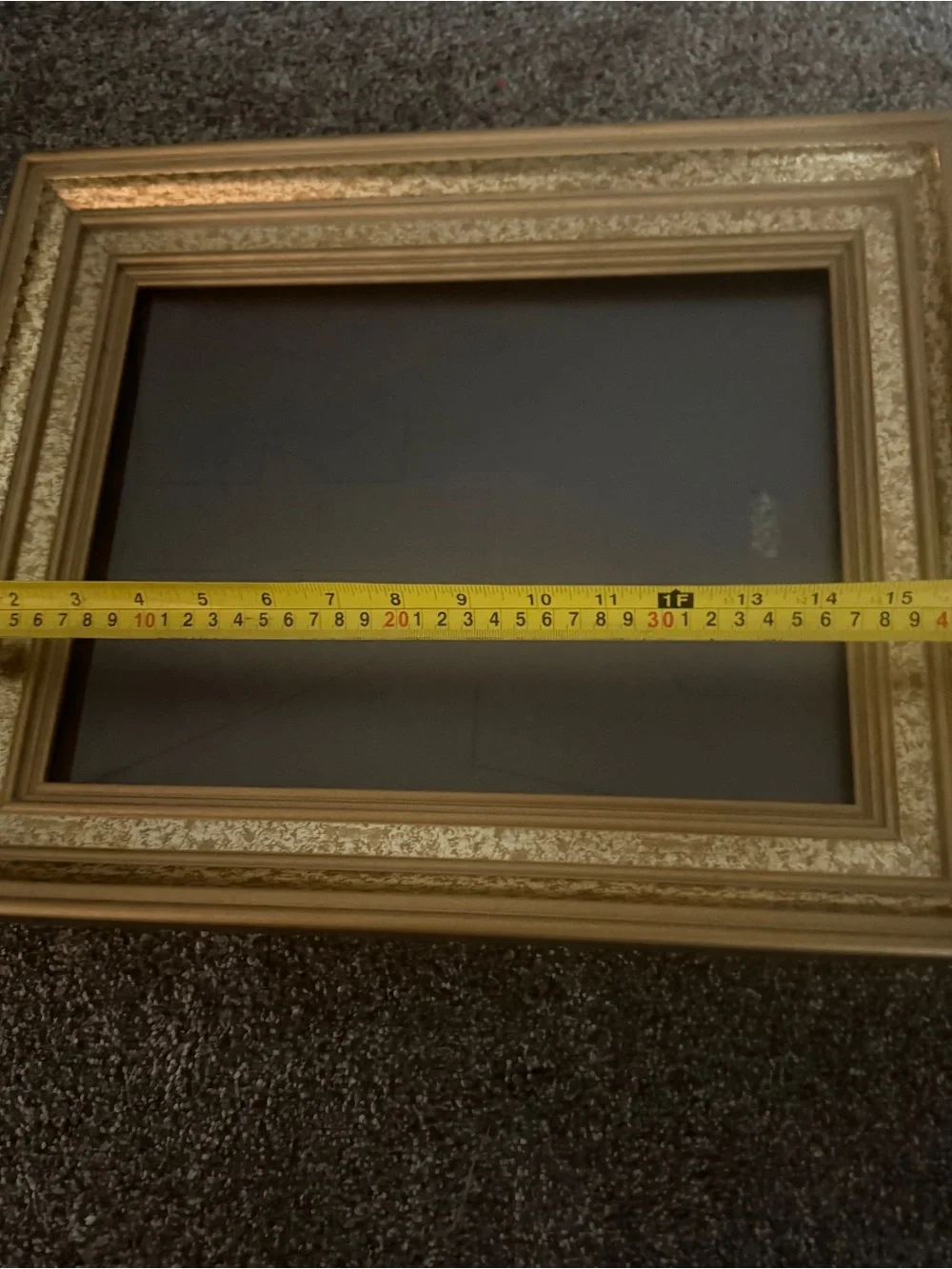 Gold picture frames lot of 2